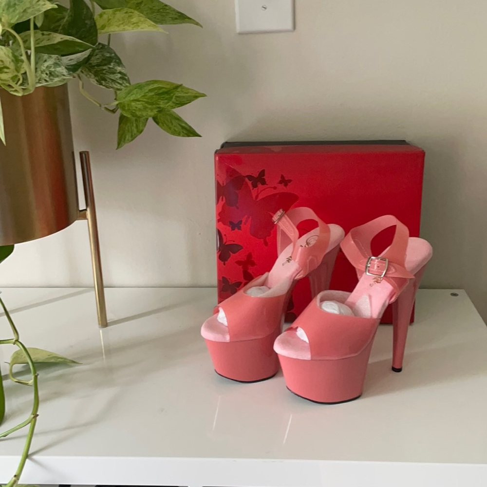 NIB adore pleaser sandal heels - jelly pink